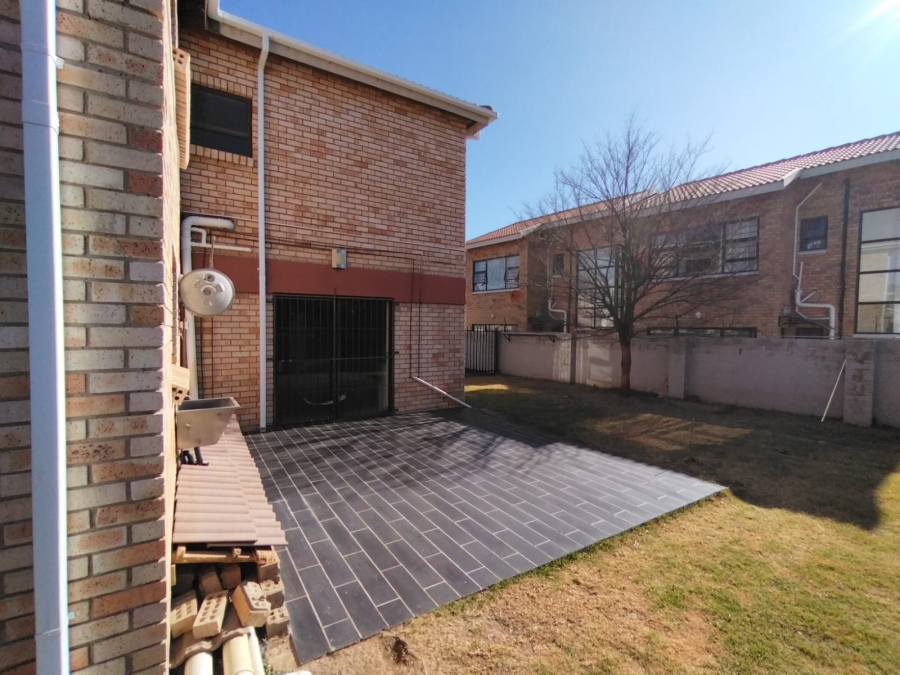 To Let 3 Bedroom Property for Rent in Harrismith Free State